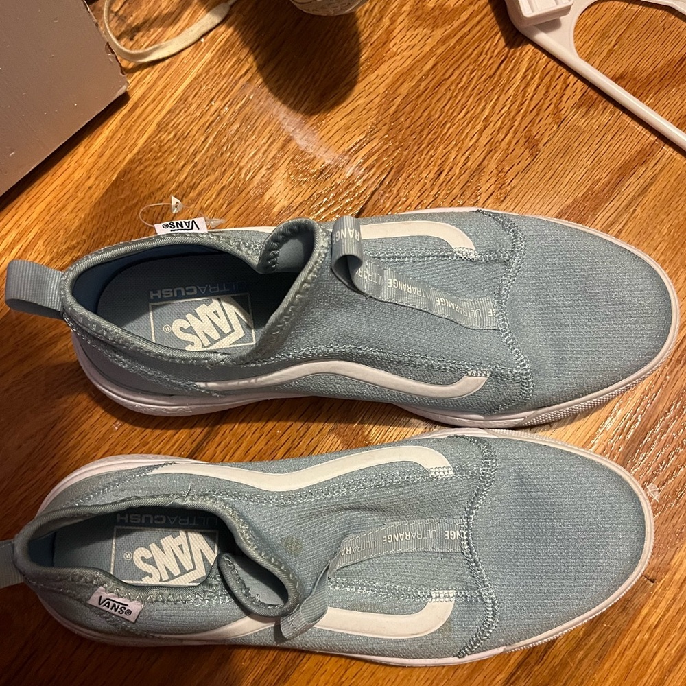 Vans - Picture 2 of 3